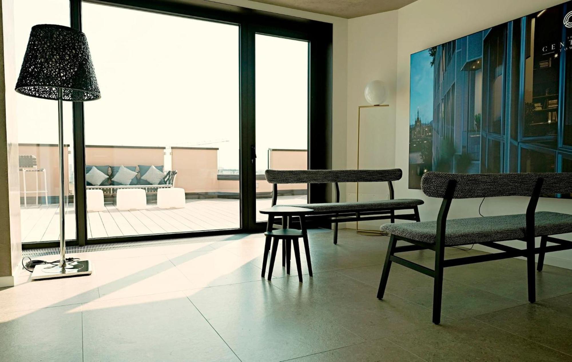San Babila Central Tower With Panoramic Terrace Overlooking Duomo By Rentopolis Milano Exterior foto