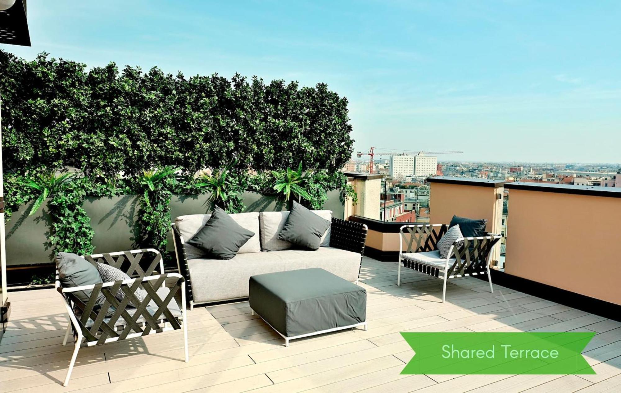 San Babila Central Tower With Panoramic Terrace Overlooking Duomo By Rentopolis Milano Exterior foto
