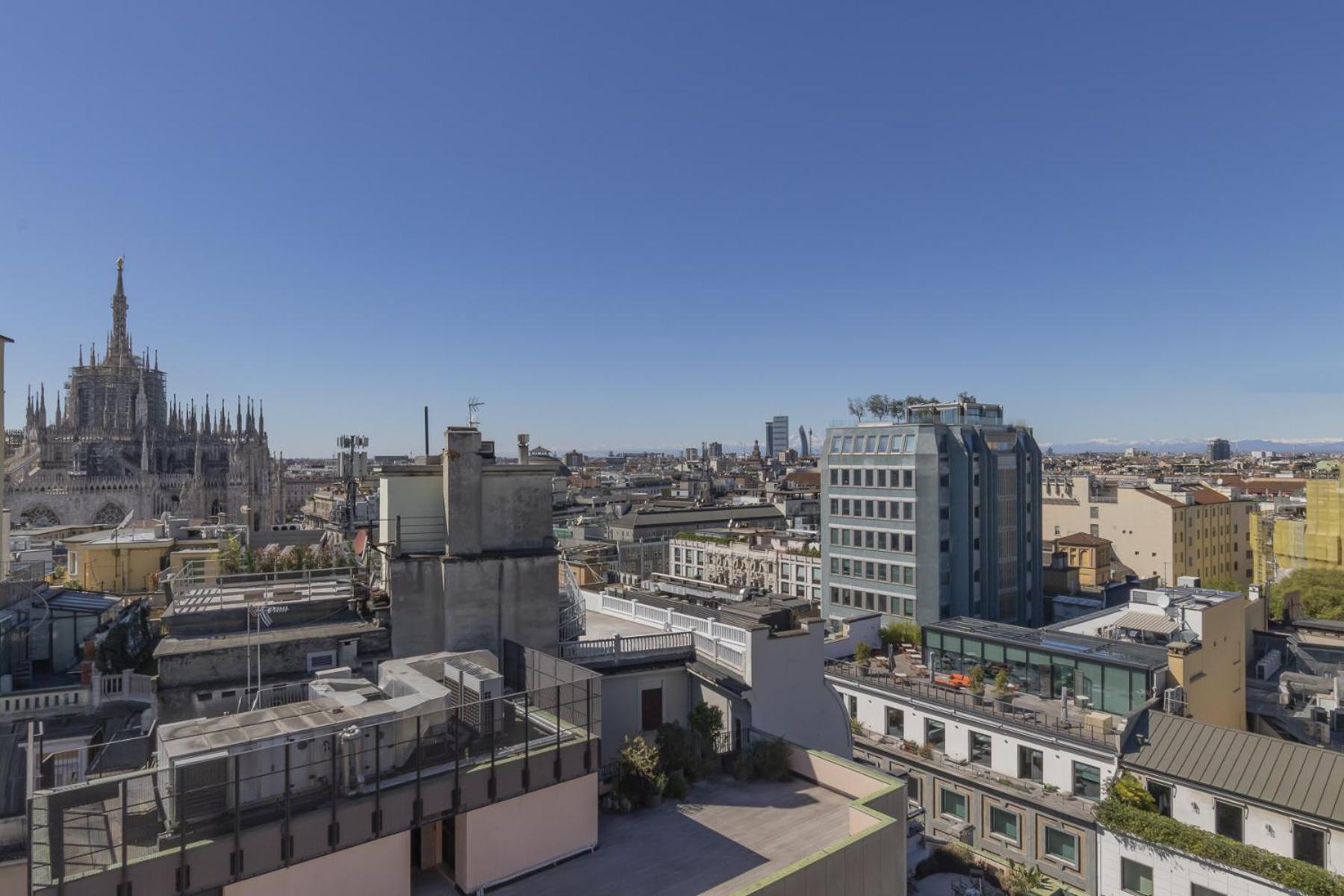 San Babila Central Tower With Panoramic Terrace Overlooking Duomo By Rentopolis Milano Exterior foto