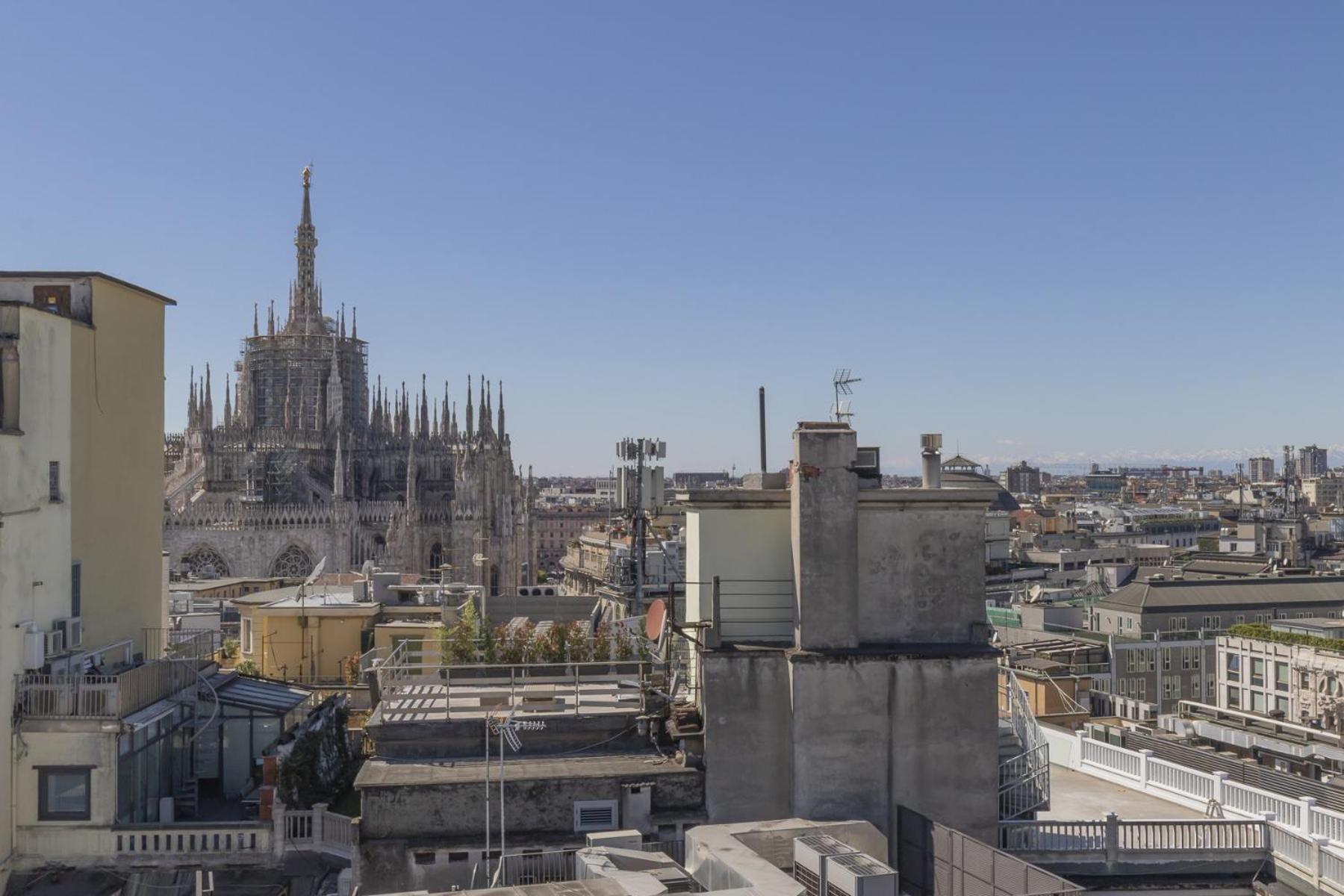 San Babila Central Tower With Panoramic Terrace Overlooking Duomo By Rentopolis Milano Exterior foto